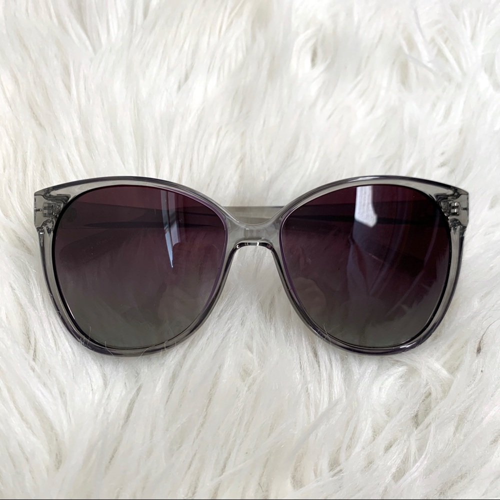 *SOLD* TORY BURCH Sunglasses ✨ - Picture 2 of 6